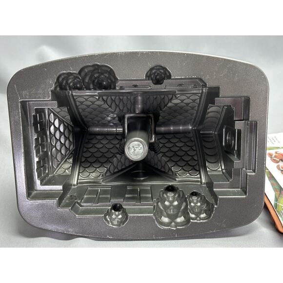 Nordic Ware Gingerbread House Bundt/Wilton Gingerbread Boy Silicone Mold Xmas